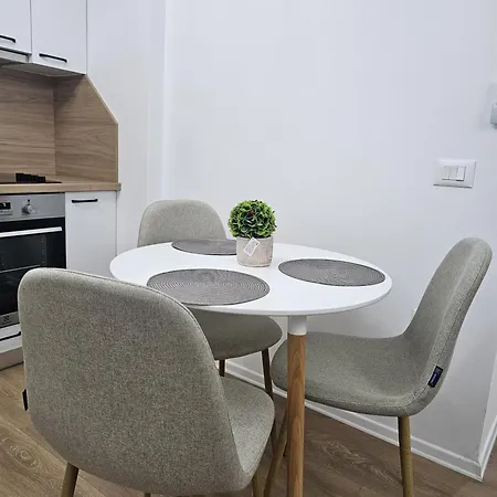 Valentino Zirkon Tirana