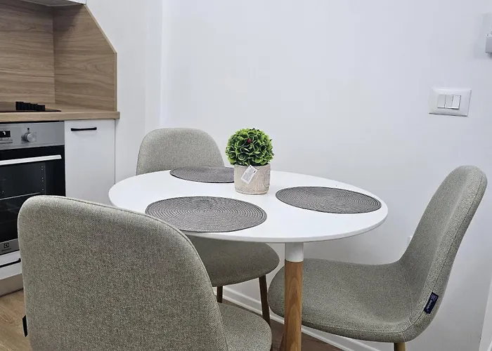 Valentino Zirkon Tirana